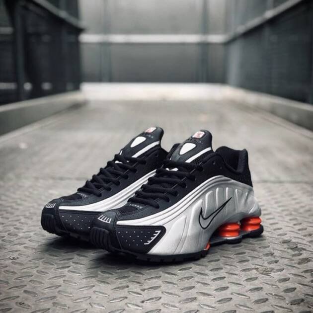 Nike Shox R4